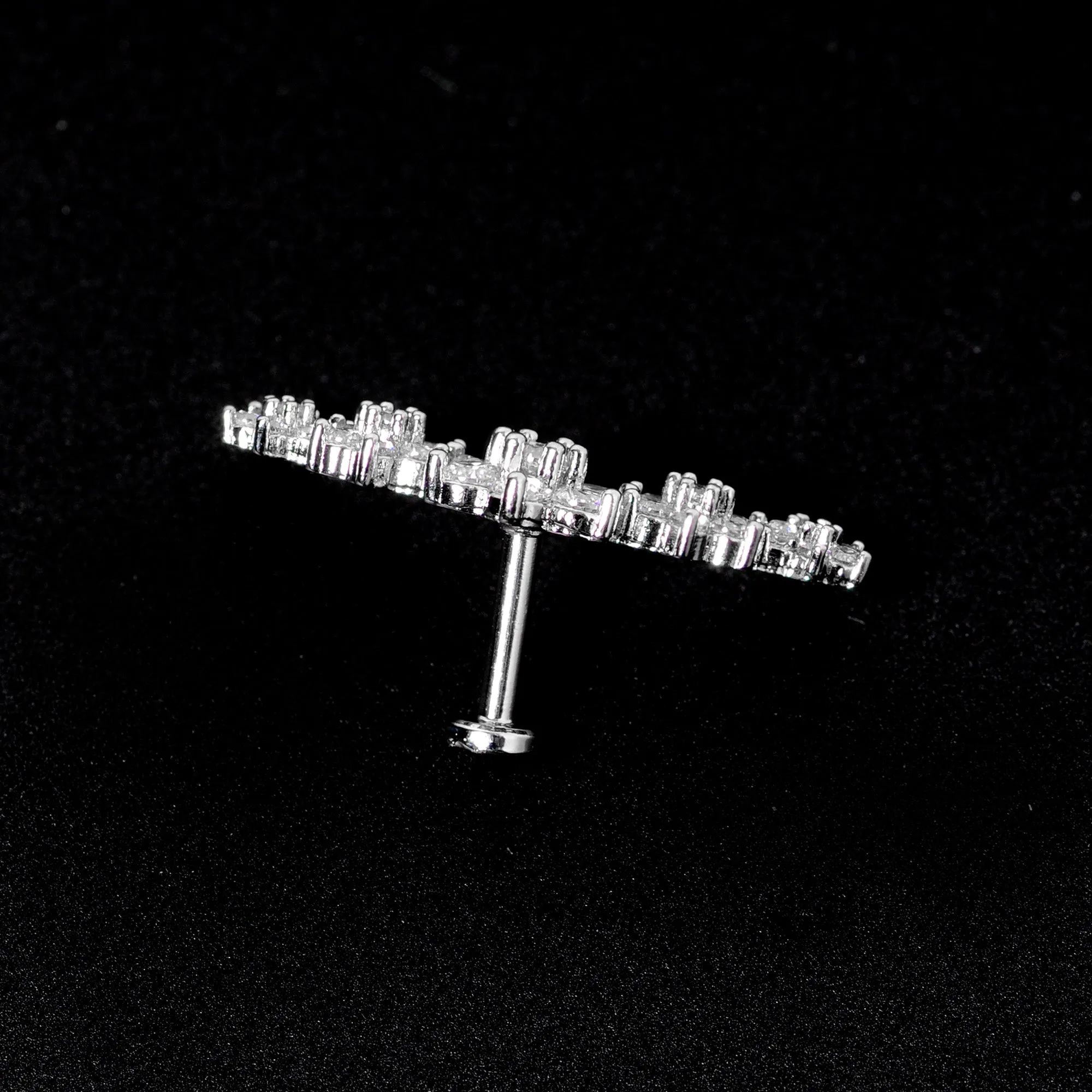 16 Gauge 1/4 Clear CZ Gem Floral Internally Threaded Labret