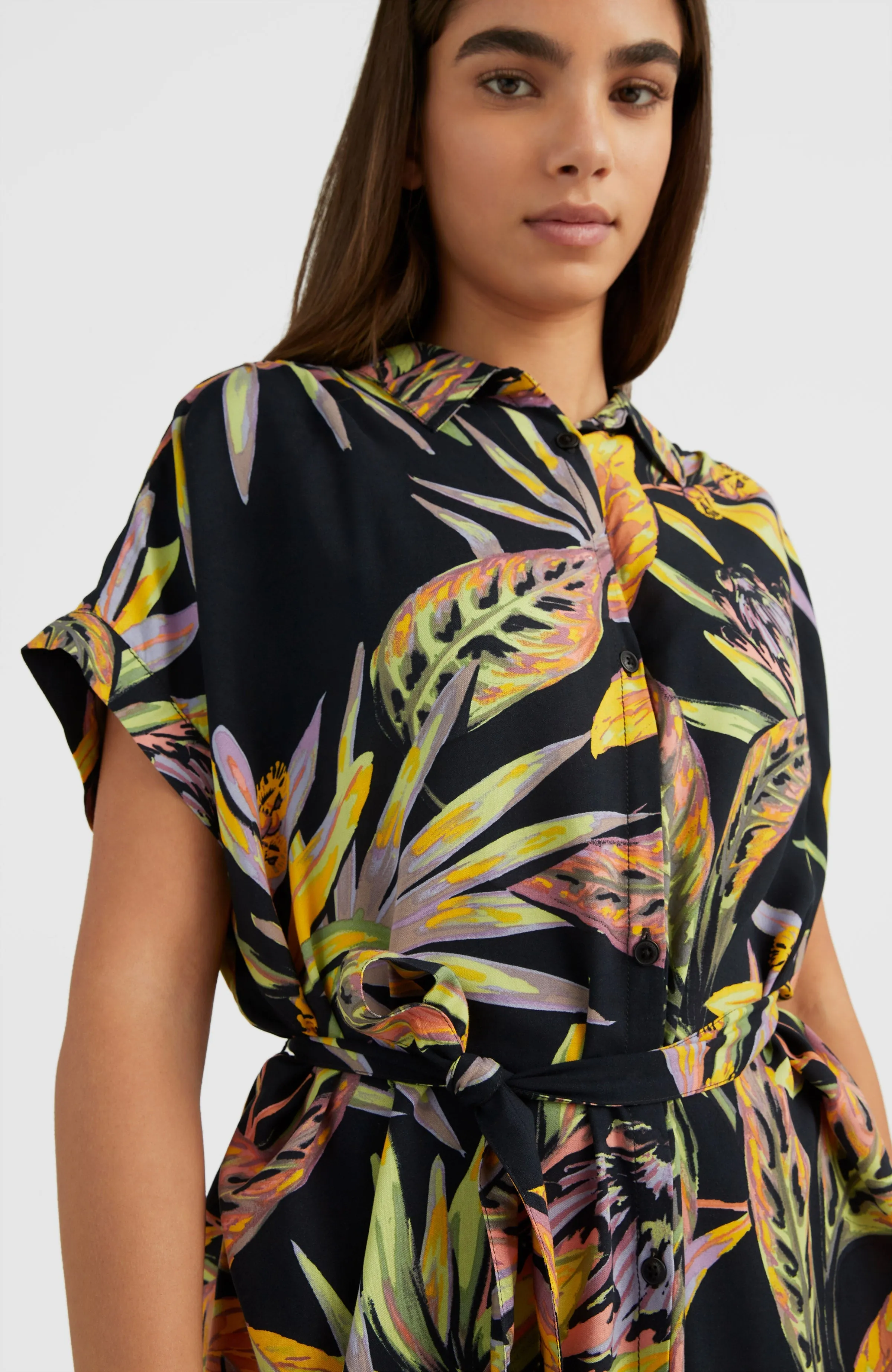 Cali Beach Shirt Kleid | Black Tropical Flower