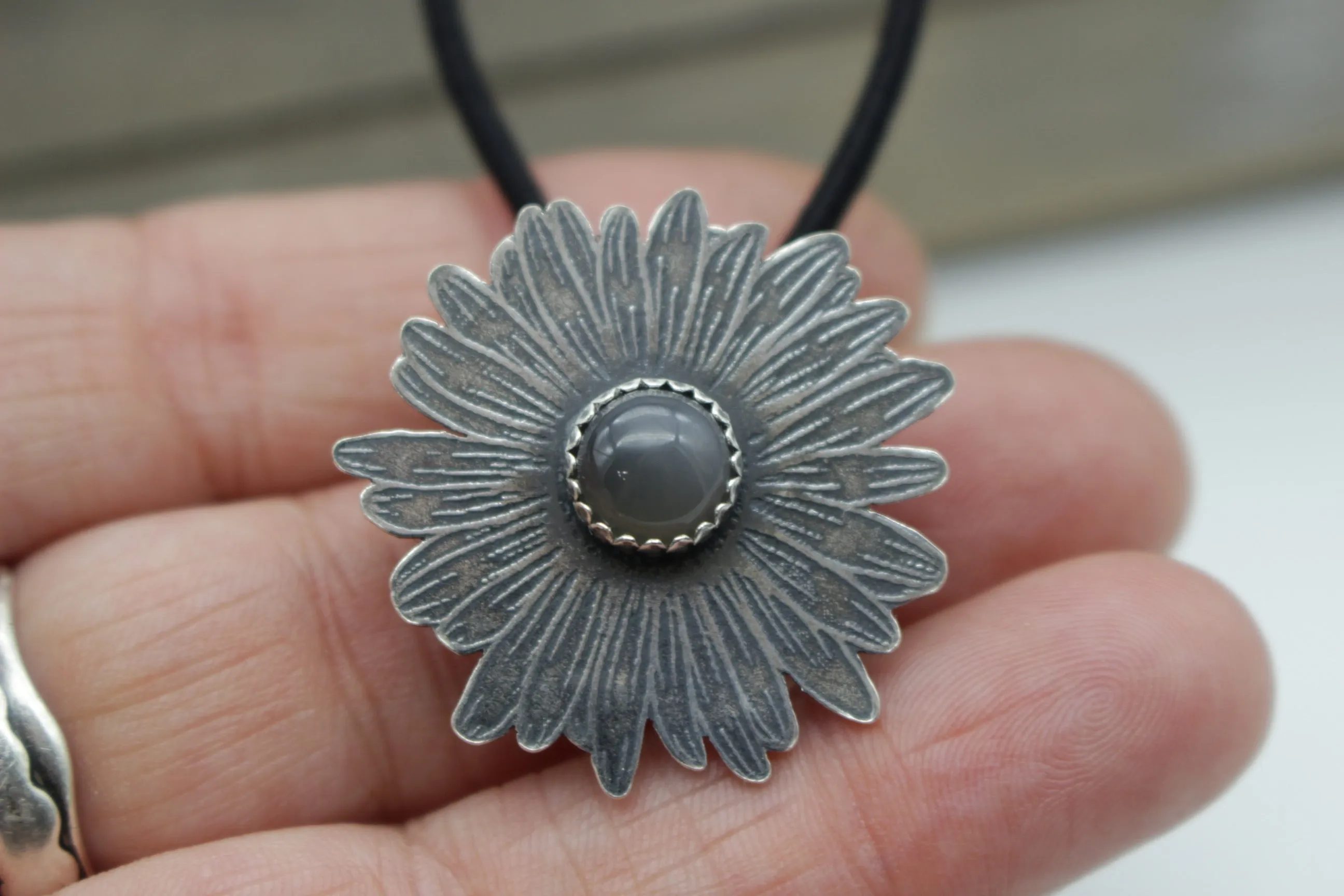 Daisy Ponytail Holder