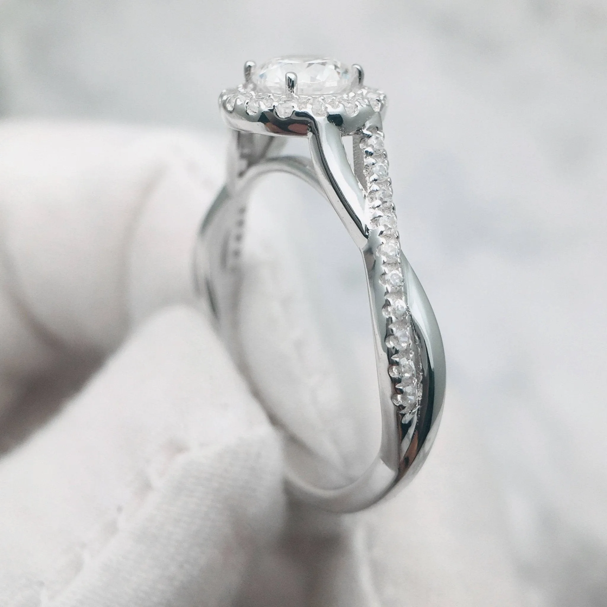 Diamond Halo Elegant Round Cut Vintage Promise Ring