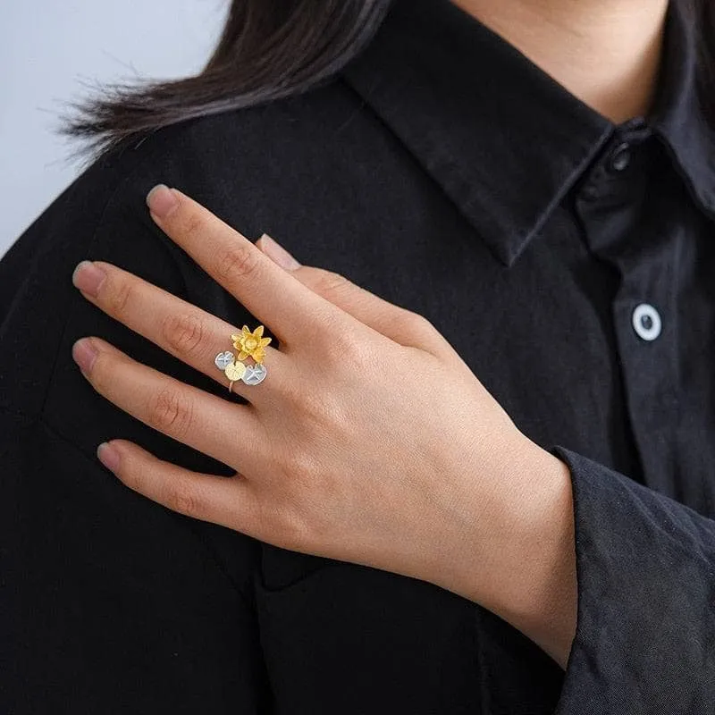 Elegant Water Lily Flower Adjustable Ring