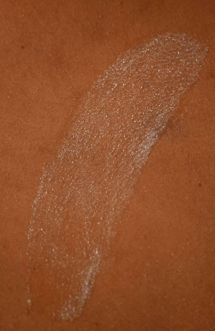 Hair and skin shimmer dry oil