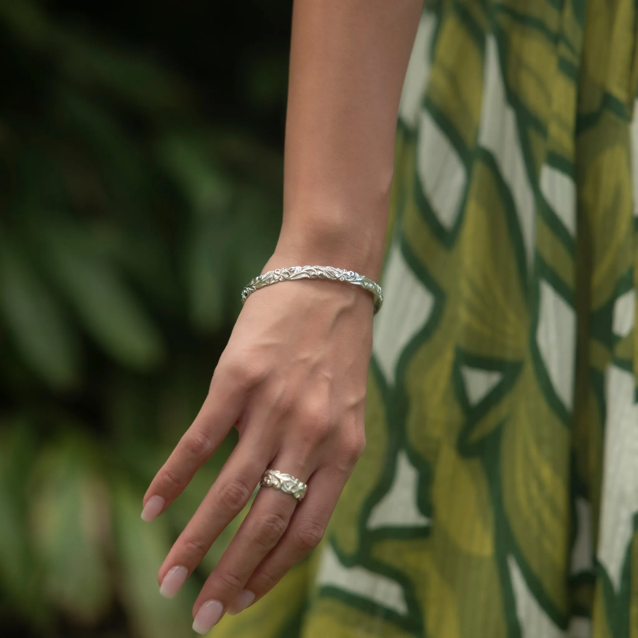 Hawaiian Heirloom Plumeria Bracelet in Sterling Silver - 6mm