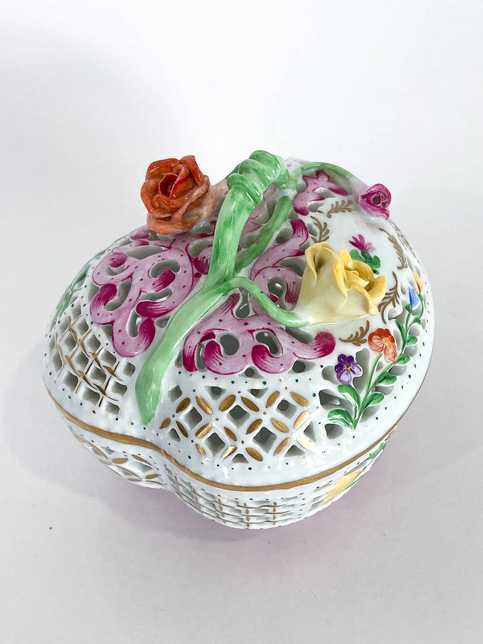 Herend Hand Painted Floral Lattice Reticulated Porcelain Rose Heart Box