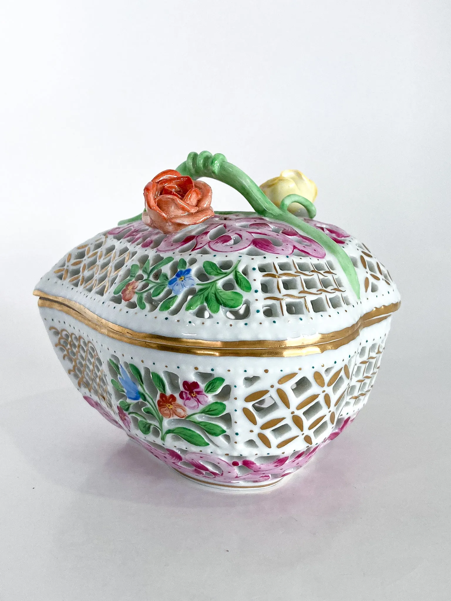 Herend Hand Painted Floral Lattice Reticulated Porcelain Rose Heart Box