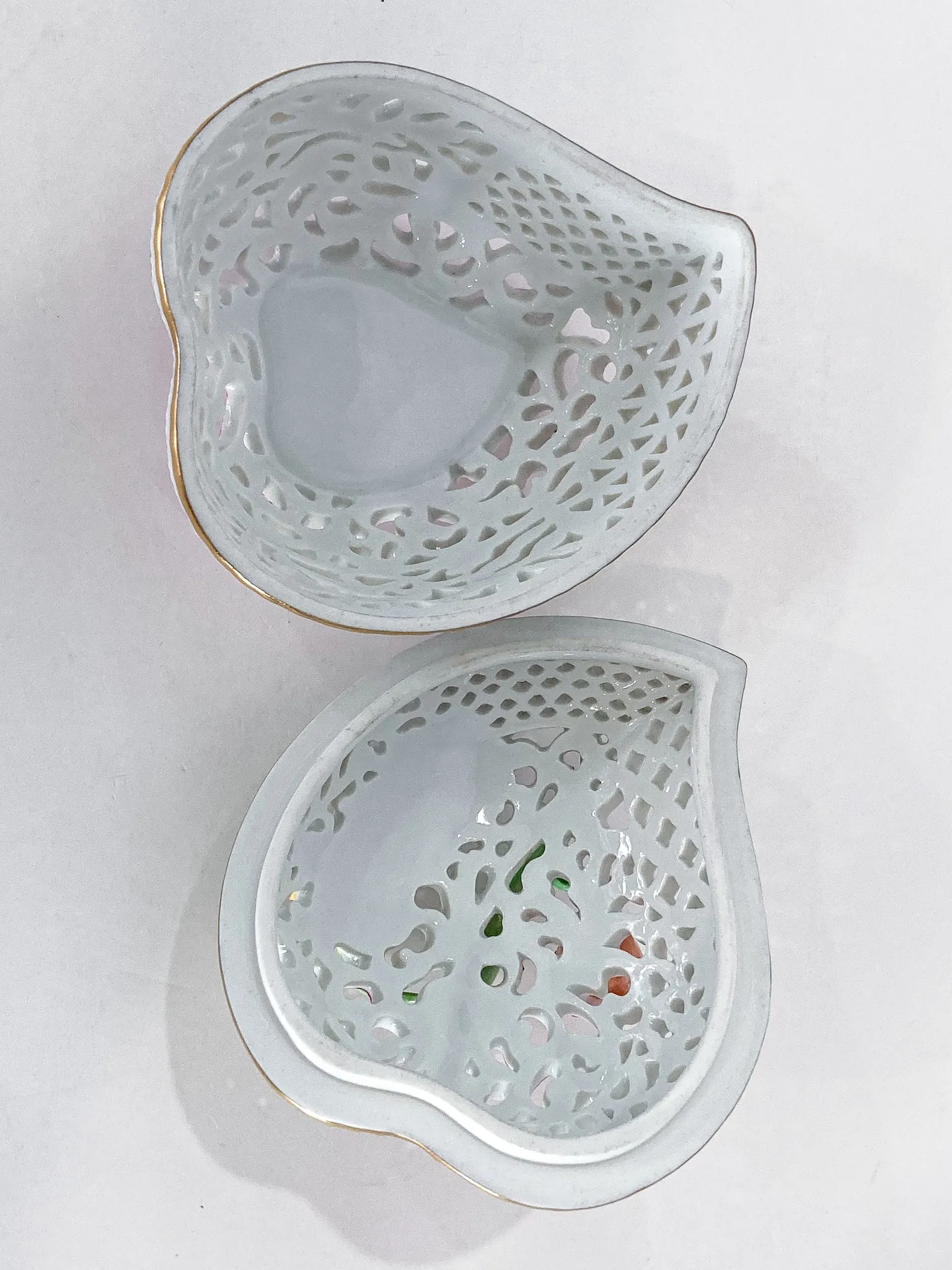 Herend Hand Painted Floral Lattice Reticulated Porcelain Rose Heart Box