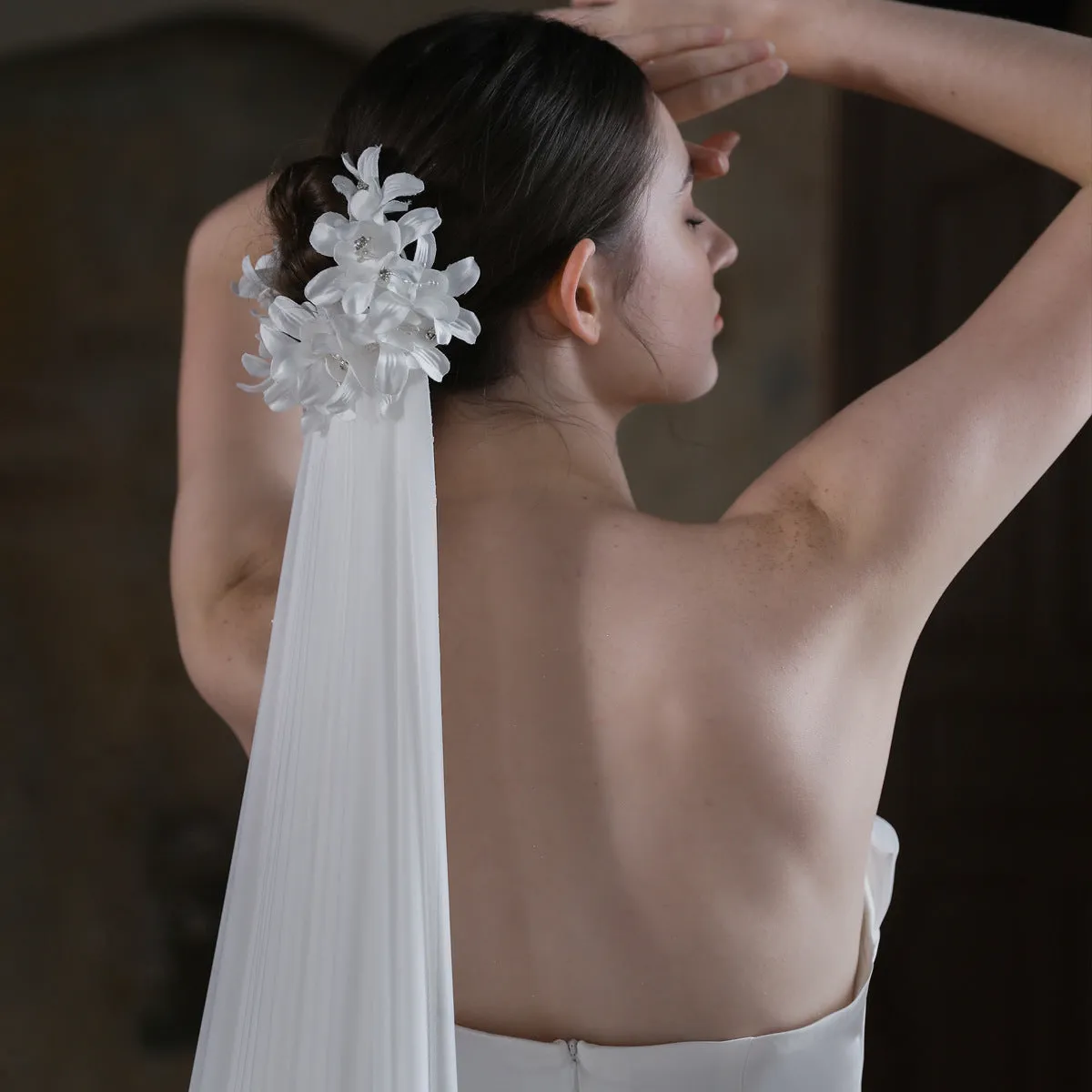 Roycebridal Elegant Bridal Veil with Flowers Viniodress